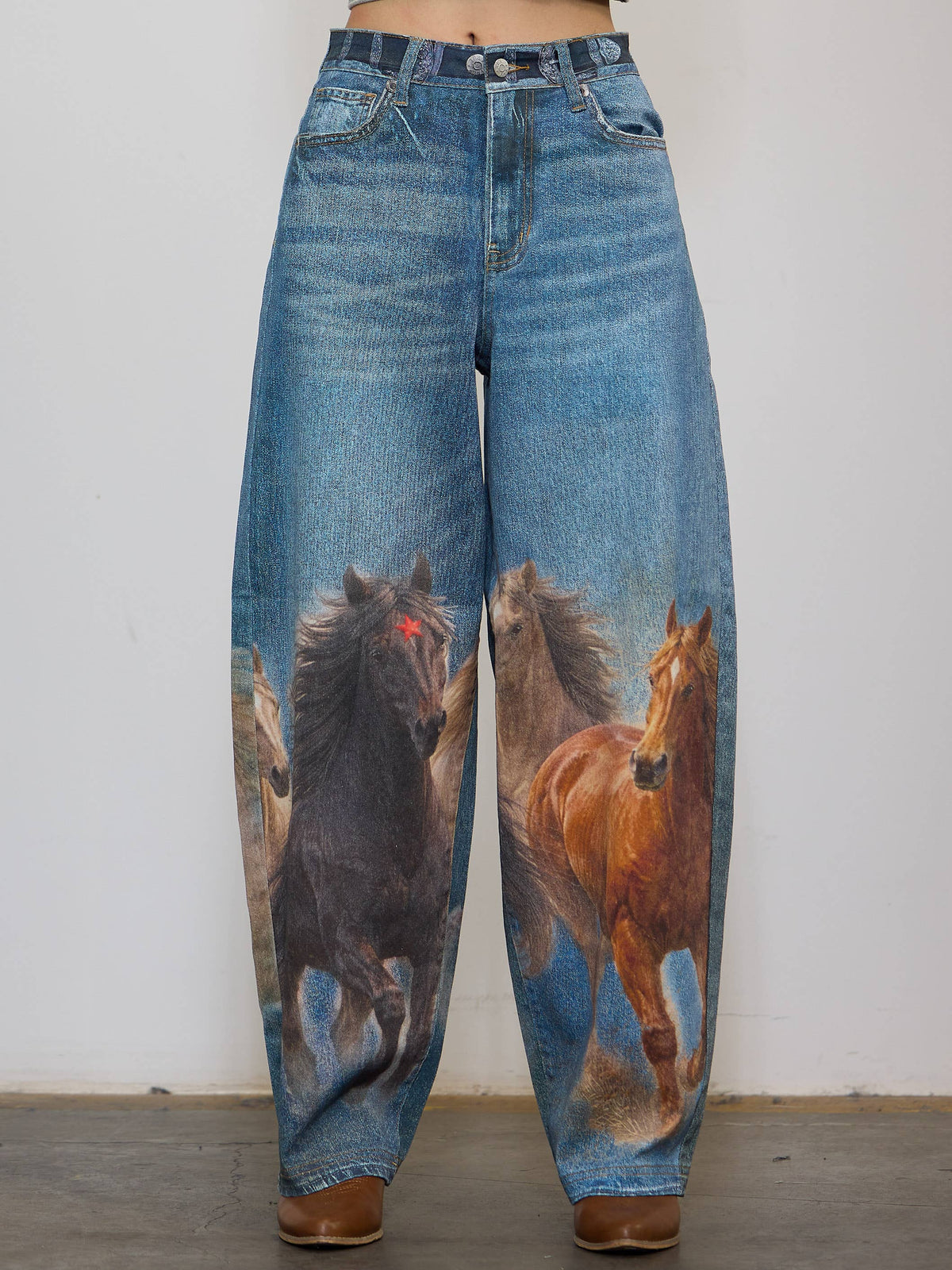 Western Howdy Horse Print Barrel Jeans