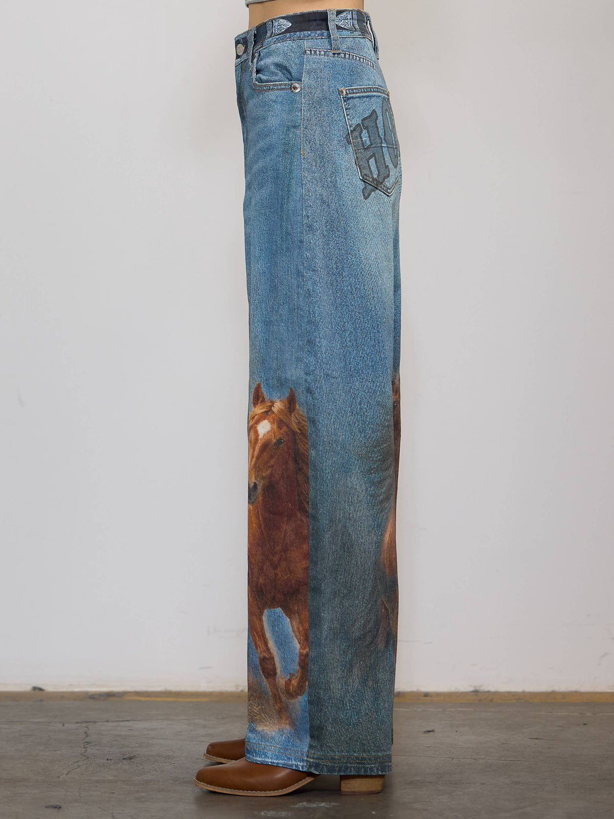 Western Howdy Horse Print Barrel Jeans