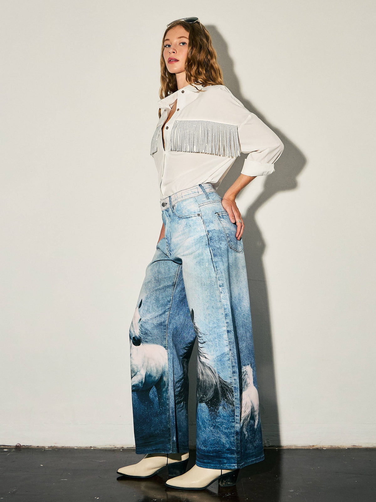Western White Horse Print Barrel Jeans