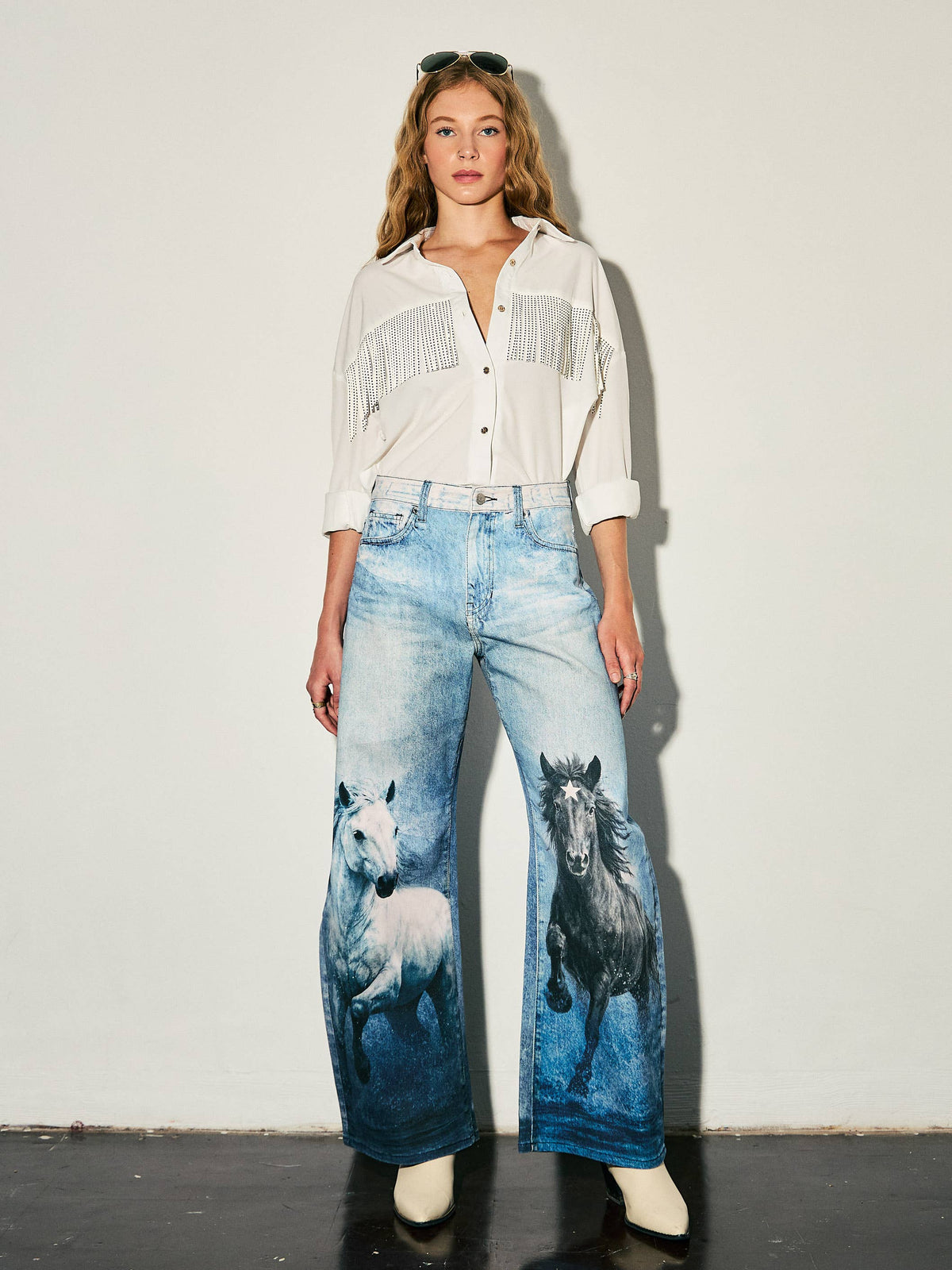 Western White Horse Print Barrel Jeans