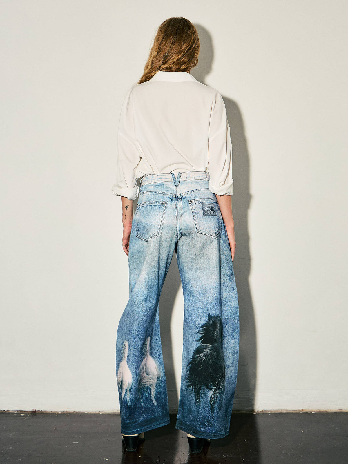 Western White Horse Print Barrel Jeans