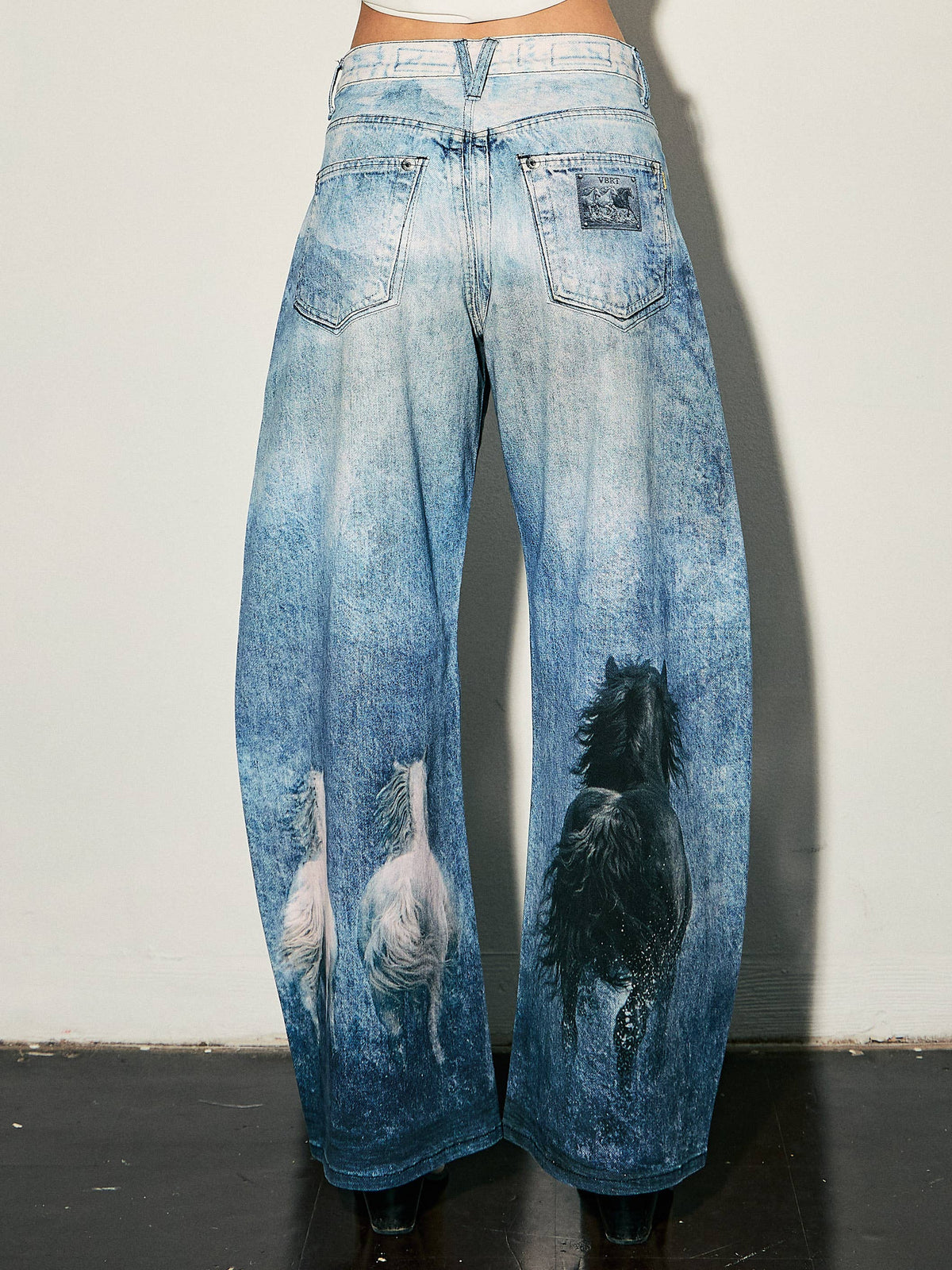 Western White Horse Print Barrel Jeans